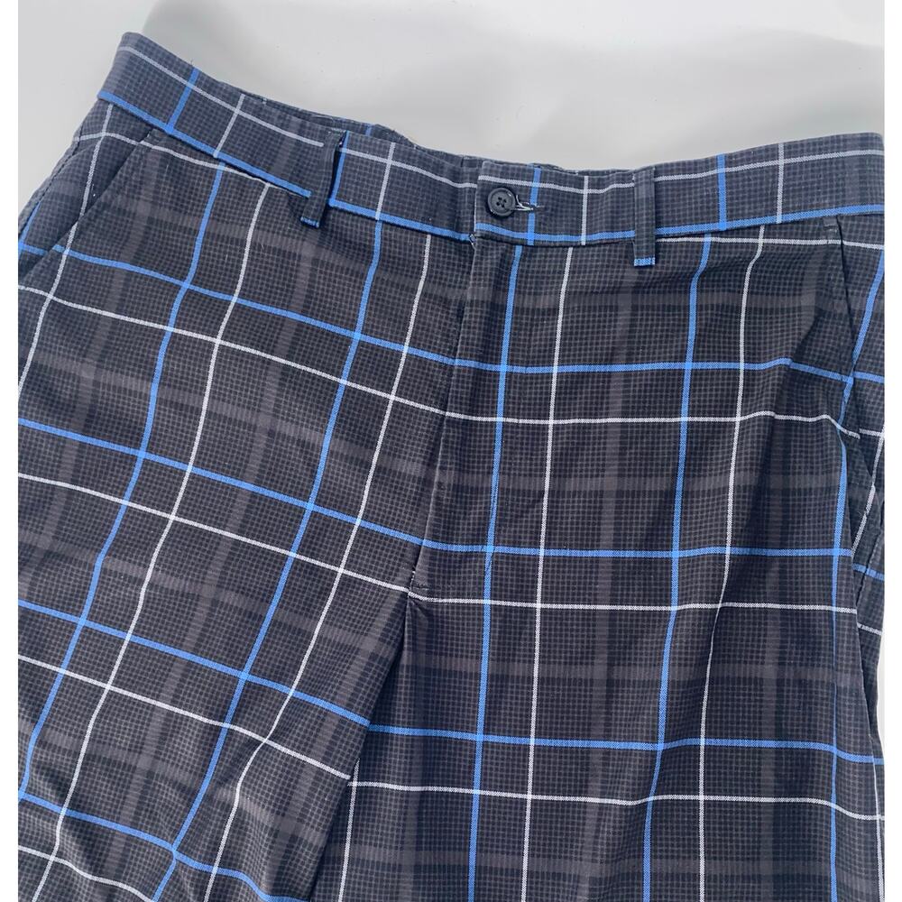 Kirkland Signature Mens Plaid Golf Shorts 34” - Picture 2 of 6